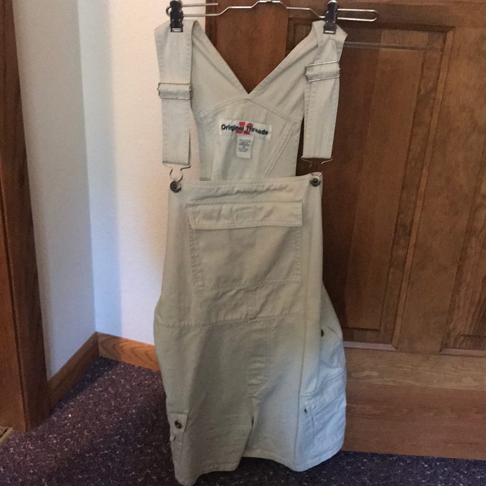 Short overalls